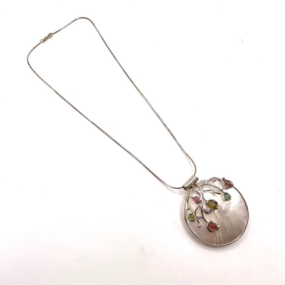 Vintage Mother of Pearl Sterling Silver Circle Pendant Necklace | N221